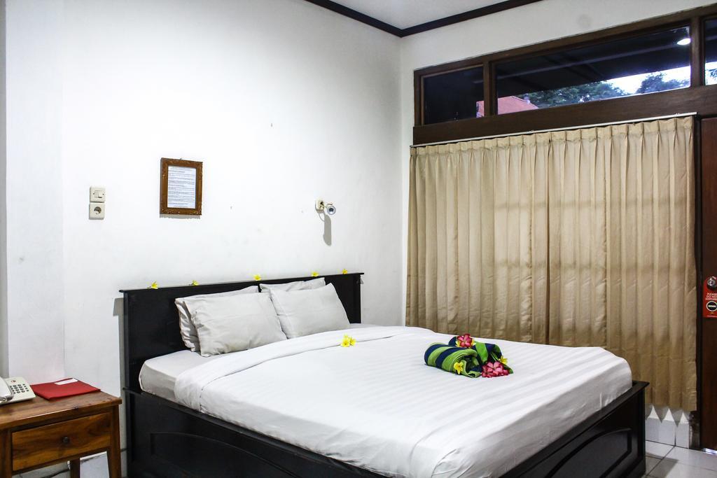 Hotel Puri Tanah Lot Kuta Lombok Exterior foto