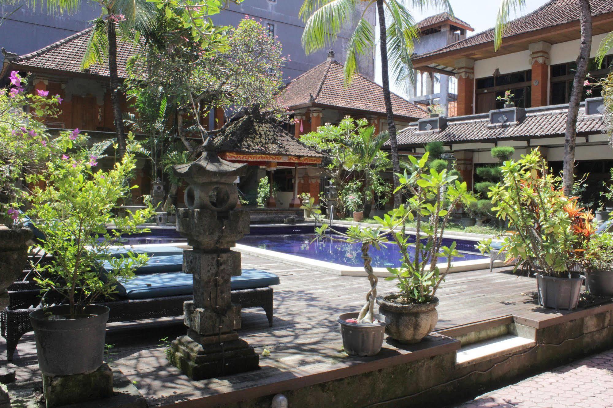 Hotel Puri Tanah Lot Kuta Lombok Exterior foto