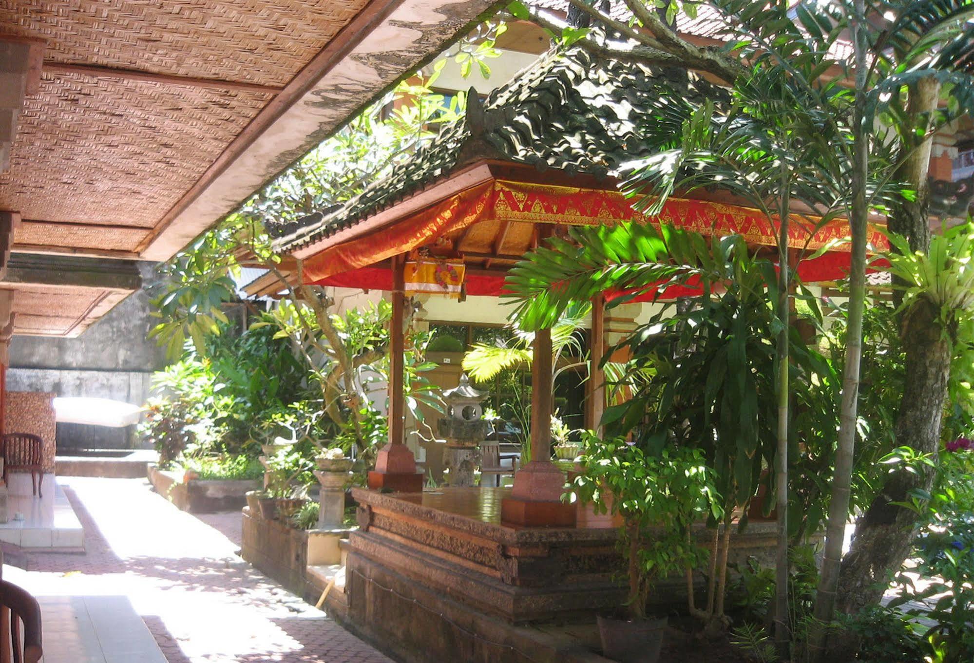 Hotel Puri Tanah Lot Kuta Lombok Exterior foto